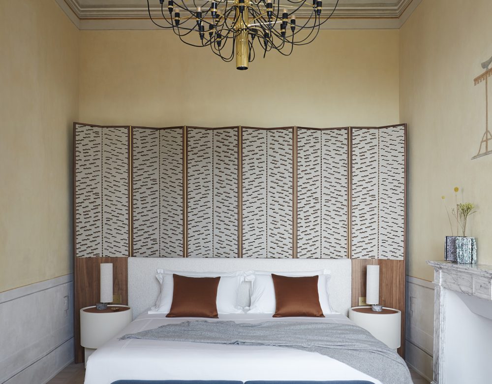 Suite Camelia - vista frontale del letto king-size