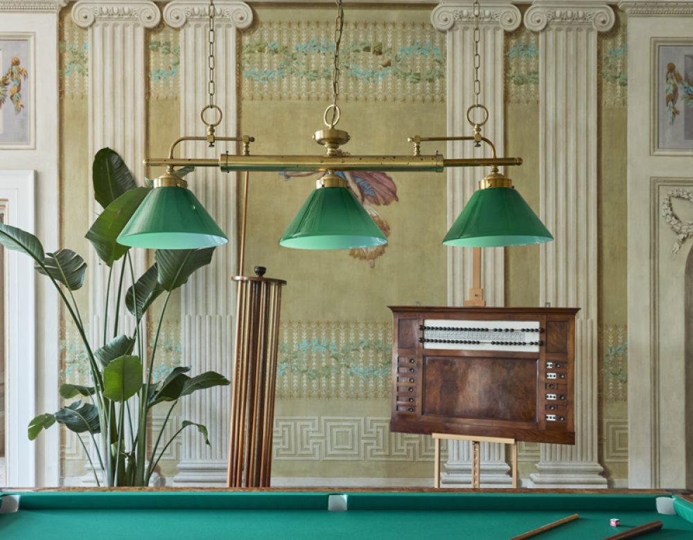 Billiard side view