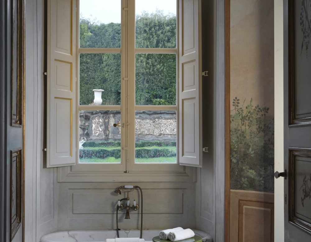 Suite Felice - marble bathtub